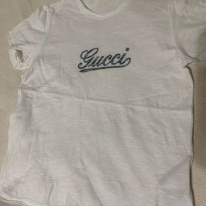 Gucci short sleeve tee. excellent condition